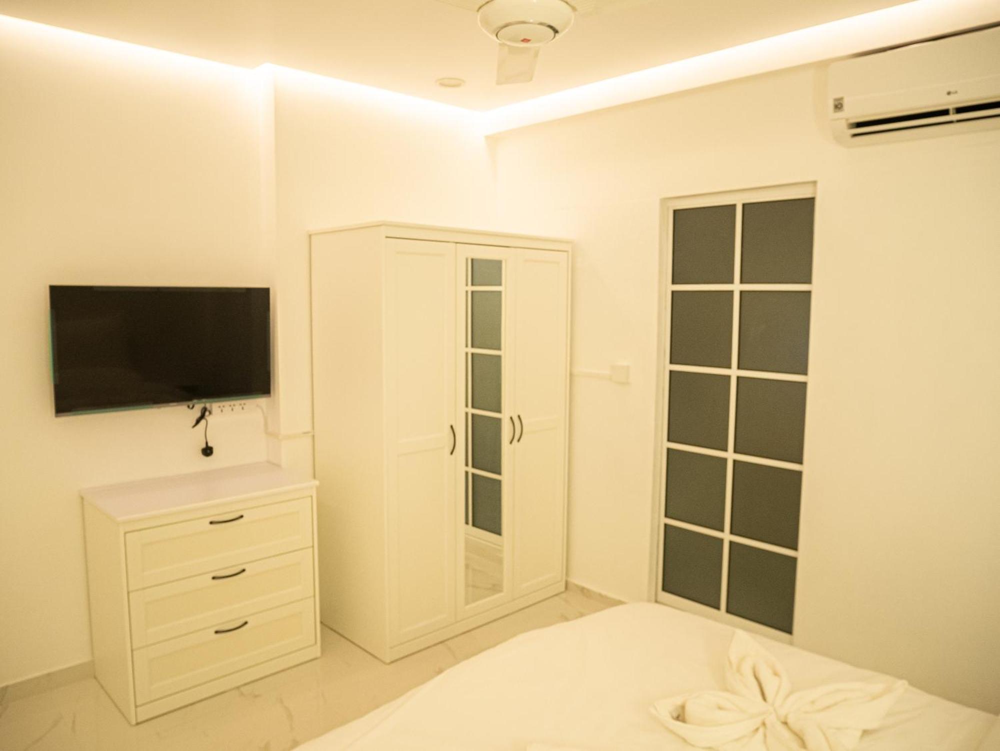 Beachfront Apartment Мале Экстерьер фото