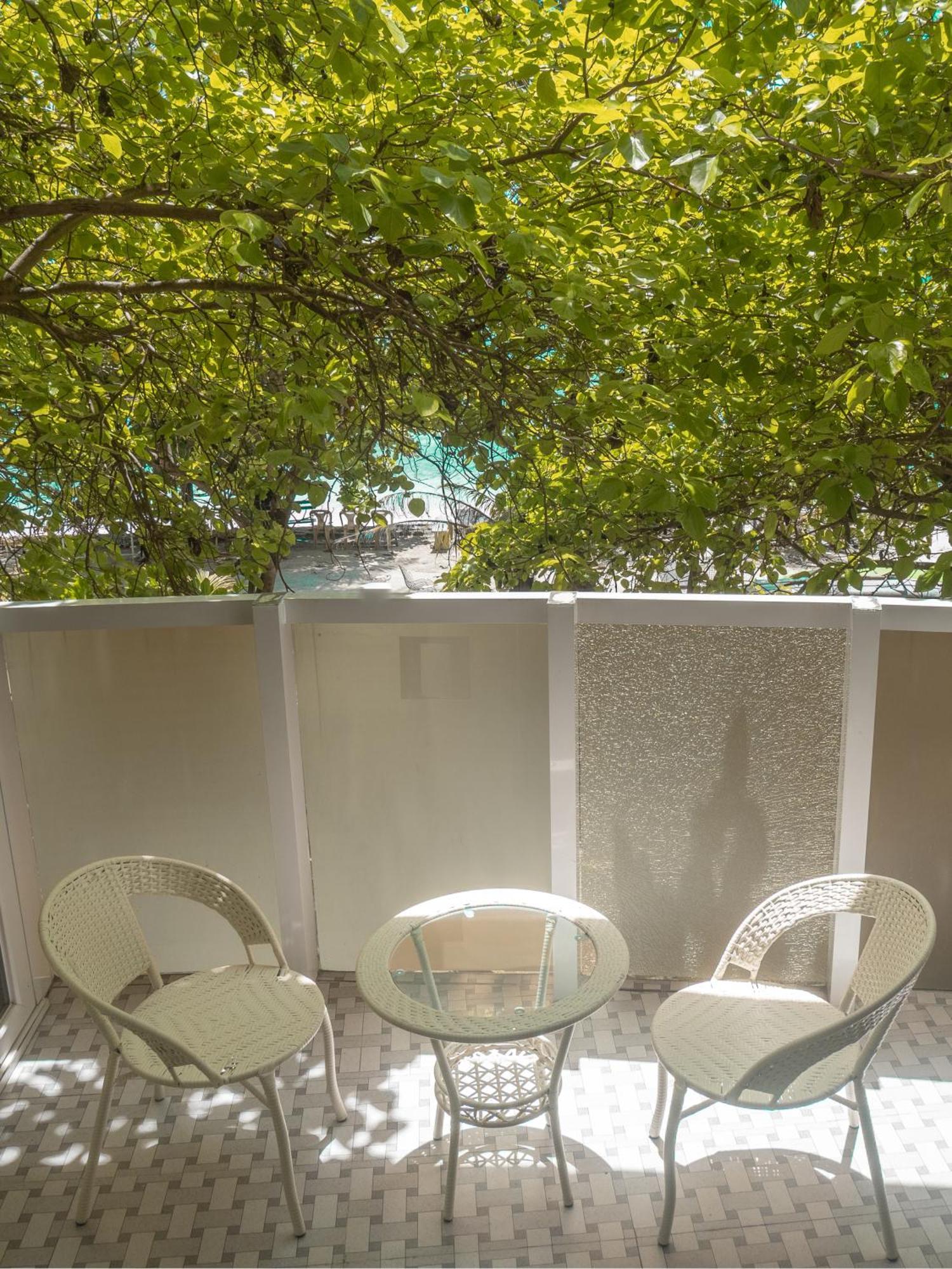 Beachfront Apartment Мале Экстерьер фото