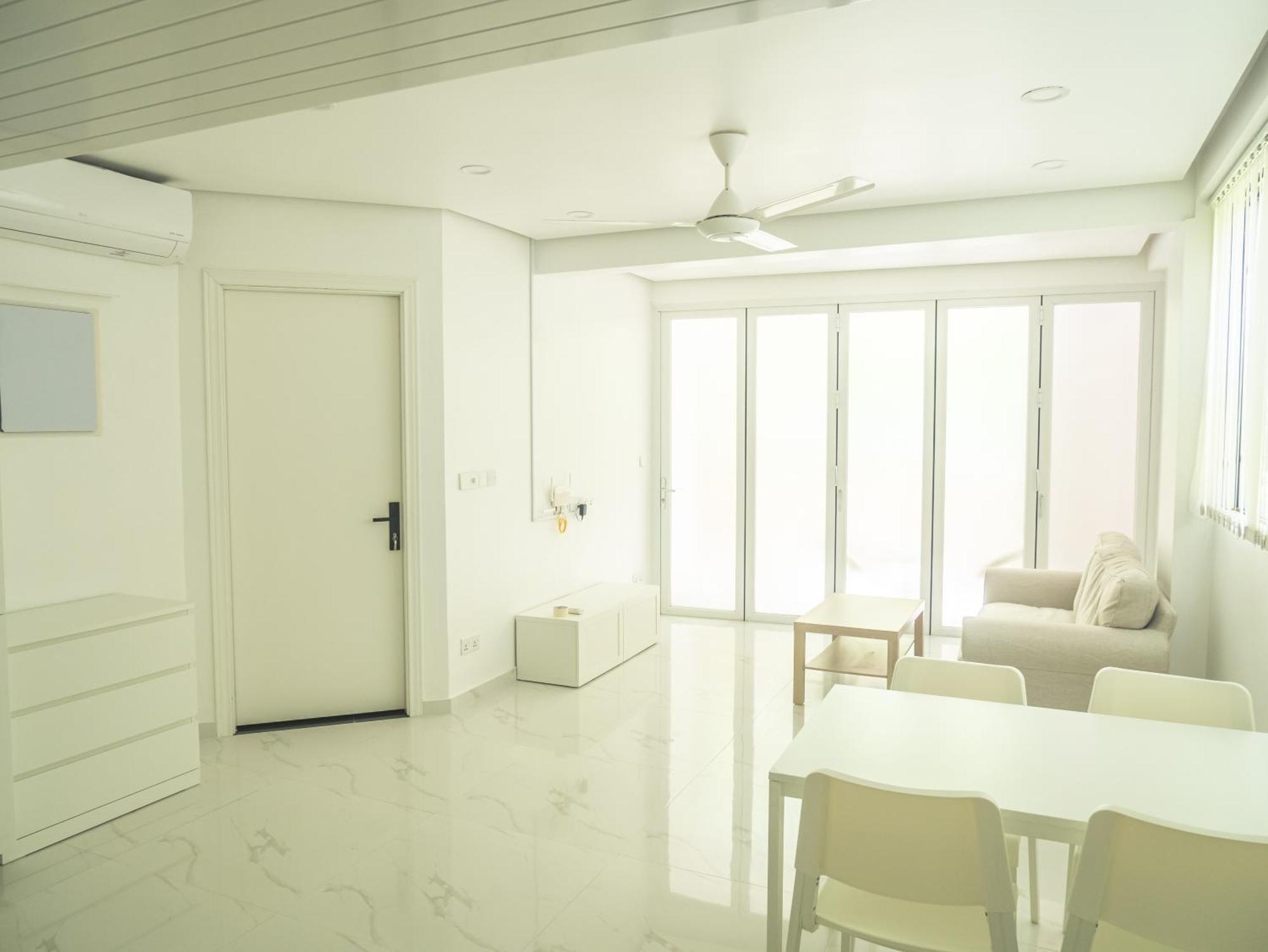 Beachfront Apartment Мале Экстерьер фото